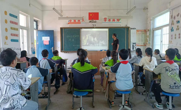 延津县组织全县各学校开展 “提升全民科学素质，助力科技自立自强” 全国科普日主题活动