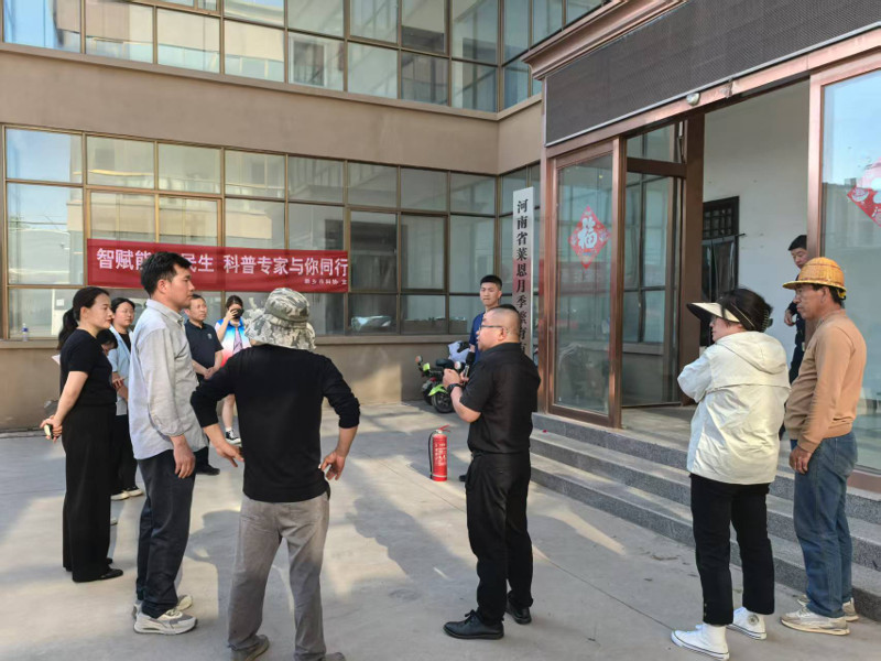 市科协深入企业开展安全过节宣传